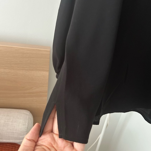 Brand new chiffon Vince Camino Black Blouse (M) - Picture 5 of 5